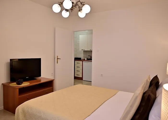Studio Apartment Snjezana
